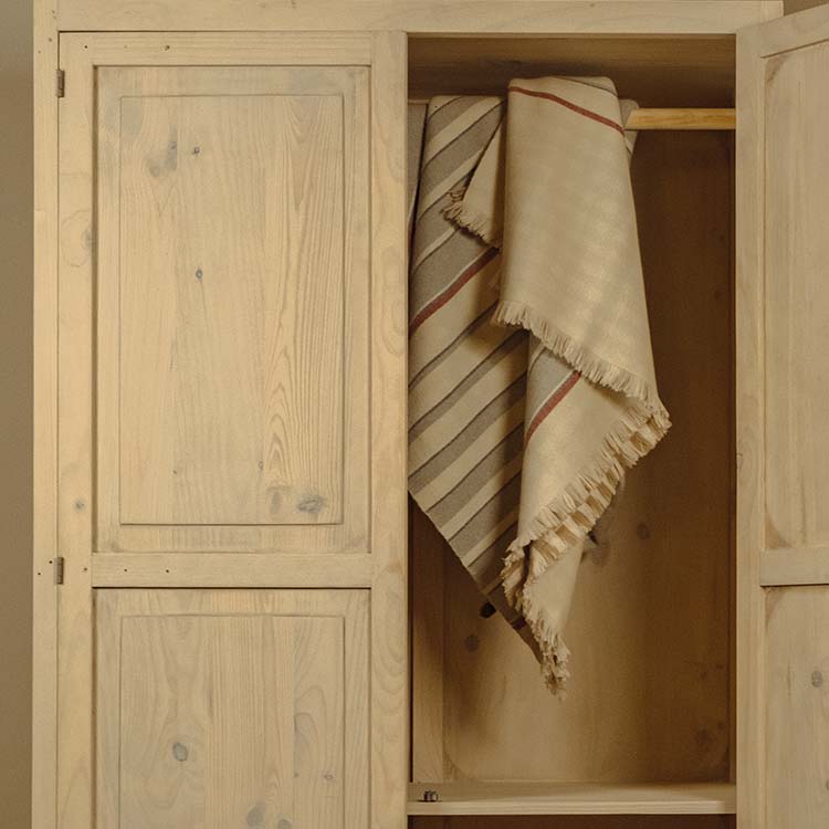 Armarios de madera rústicos - Blog Myoc: Muebles rústicos de madera maciza